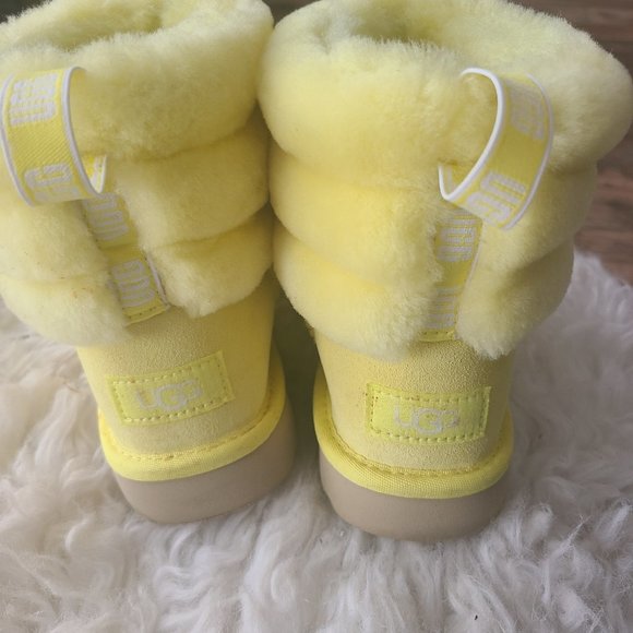 UGG Boots - Picture 3 of 4